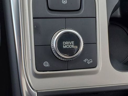 Used 2023 Ford Explorer XLT w/ Equipment Group 202A AWD/4WD image 23