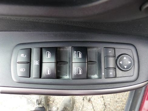 Used 2019 Jeep Cherokee Limited AWD/4WD image 19