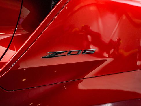 Used 2025 Chevrolet Corvette Z06 w/ Stealth Interior Trim Package RWD image 28