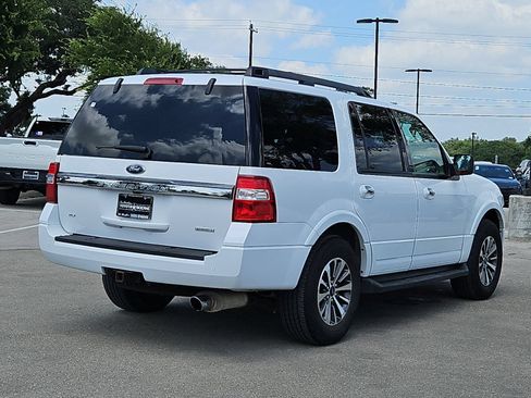 Used 2016 Ford Expedition XLT w/ Equipment Group 202A RWD image 5