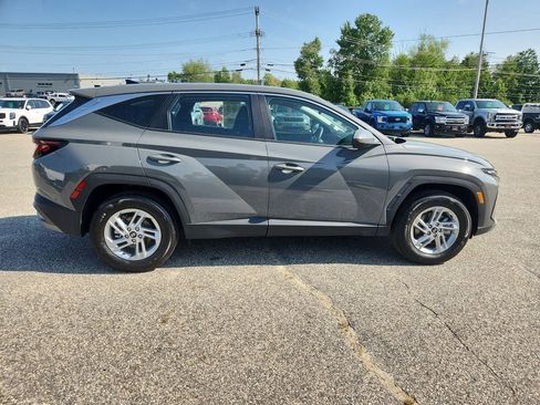 Used 2025 Hyundai Tucson SE image 8