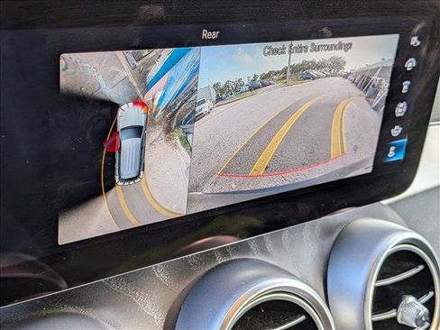 Used 2022 Mercedes-Benz GLC 300 image 7