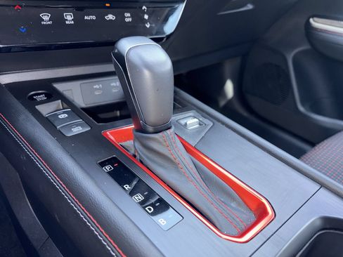 Certified 2025 Nissan Kicks SR FWD image 16