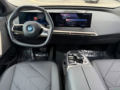 Used 2024 BMW iX xDrive50 w/ Convenience Package image 20
