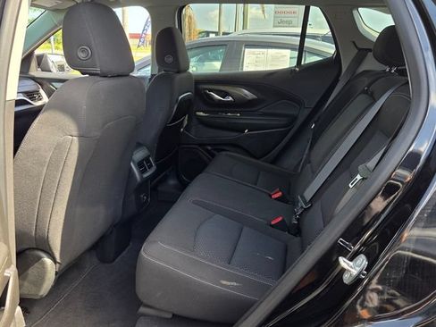 Used 2024 GMC Terrain SLE w/ Driver Convenience Package FWD image 8