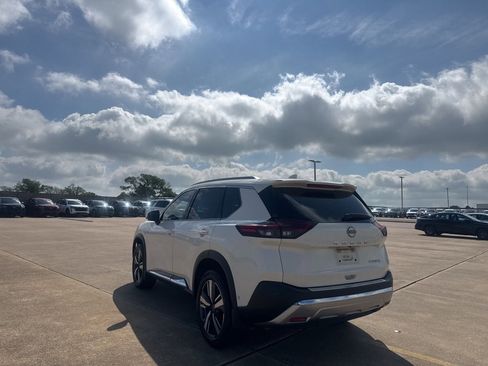 Certified 2023 Nissan Rogue Platinum w/ Platinum Premium Package FWD image 17