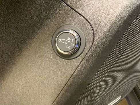 Used 2021 GMC Acadia Denali w/ Denali Technology Package image 34