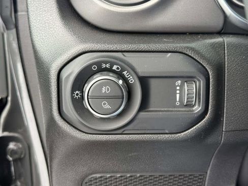 Used 2023 Jeep Gladiator Sport image 17