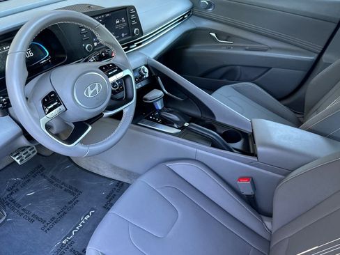 Used 2025 Hyundai Elantra Sport FWD image 11