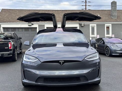 Used 2023 Tesla Model X image 2