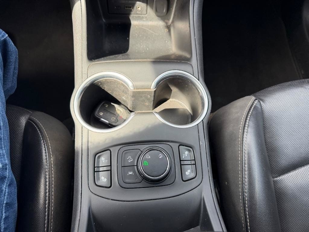 Used 2022 GMC Terrain SLT AWD/4WD image 16