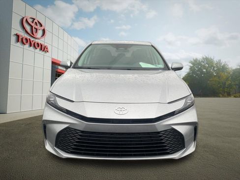 Used 2025 Toyota Camry LE FWD image 8