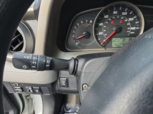 Used 2013 Toyota RAV4 XLE image 23