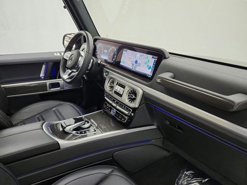 Used 2022 Mercedes-Benz G 550 w/ Exclusive Interior Package image 18