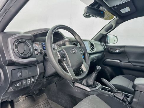 Used 2023 Toyota Tacoma TRD Off-Road AWD/4WD image 18