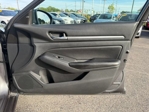 Used 2022 Nissan Altima 2.5 SV FWD image 23