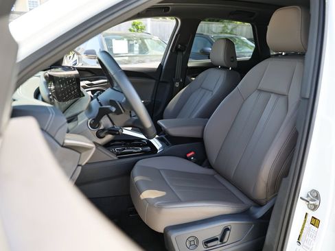 Certified 2025 Audi Q5 Premium w/ Convenience Package AWD/4WD image 19