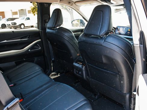 Used 2023 INFINITI QX60 Sensory w/ Vision Package AWD/4WD image 35