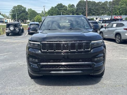 Used 2023 Jeep Grand Wagoneer Series II AWD/4WD image 2