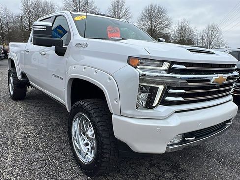 Used 2022 Chevrolet Silverado 2500 High Country w/ Z71 Off-Road Package image 3