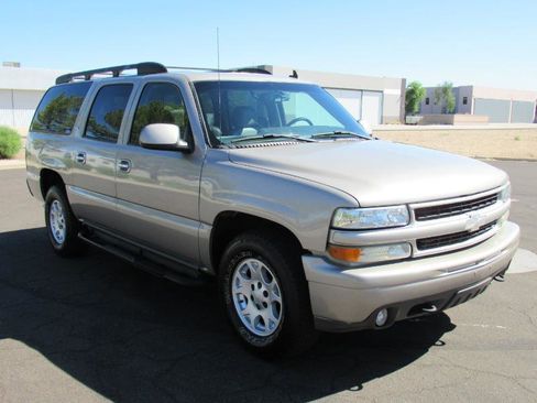 Used 2006 Chevrolet Suburban Z71 w/ Z71 Preferred Equipment Group image 4