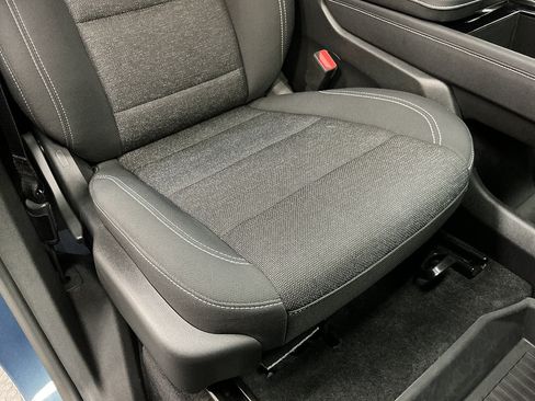 Used 2025 Chevrolet Traverse LT w/ Driver Confidence Package FWD image 32