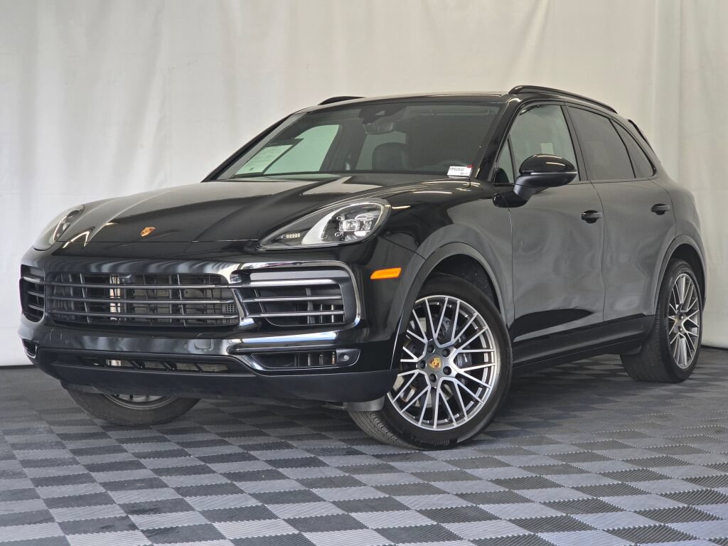 Certified 2023 Porsche Cayenne Platinum Edition AWD/4WD image 1