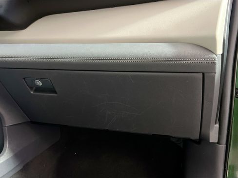 Used 2024 Toyota Sienna XLE FWD image 35