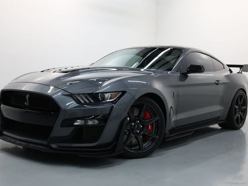 Used 2022 Ford Mustang Shelby GT500 w/ Carbon Fiber Track Pack RWD image 57