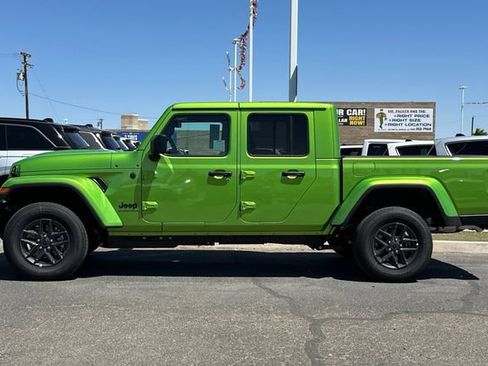 New 2026 Jeep Gladiator Sport AWD/4WD image 6