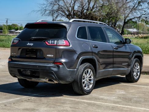 Used 2019 Jeep Cherokee Latitude Plus w/ Comfort/Convenience Group image 11