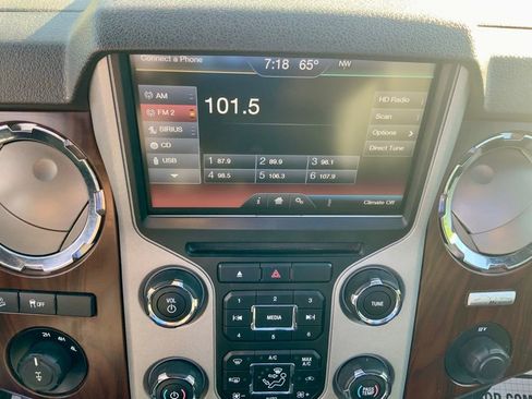 Used 2015 Ford F250 Lariat w/ Lariat Interior Package AWD/4WD image 19