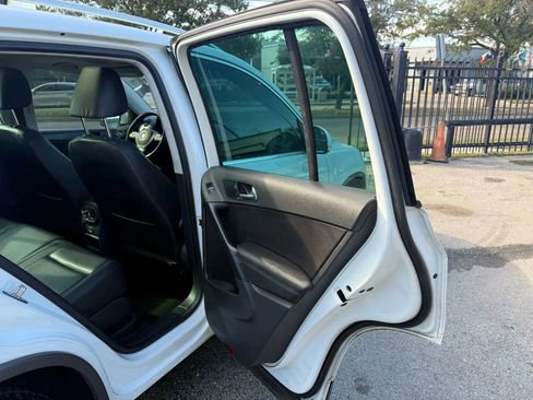 Used 2017 Volkswagen Tiguan Wolfsburg Edition FWD image 27