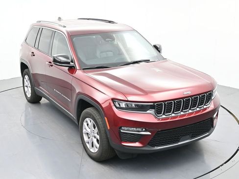 Used 2022 Jeep Grand Cherokee Limited image 24