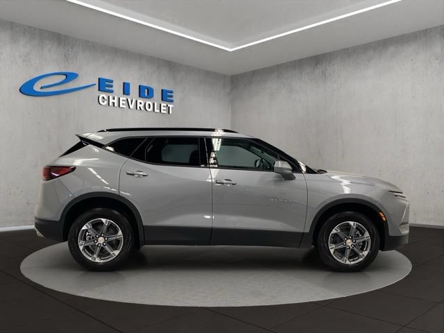 New 2026 Chevrolet Blazer LT w/ Convenience Package AWD/4WD image 9