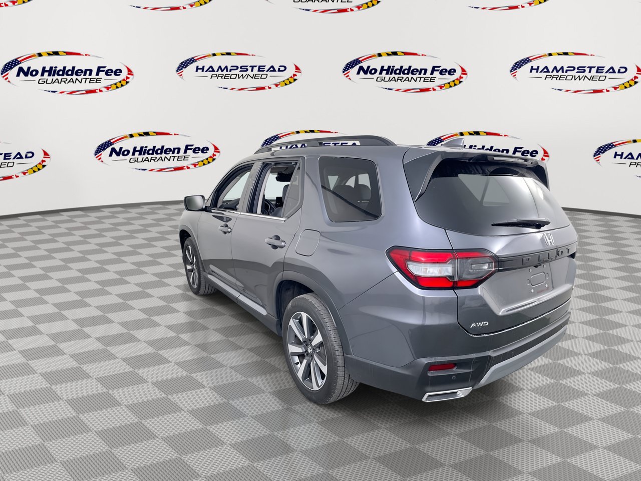 Used 2025 Honda Pilot Touring image 7