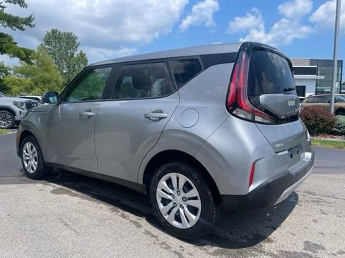 Used 2024 Kia Soul LX FWD image 2