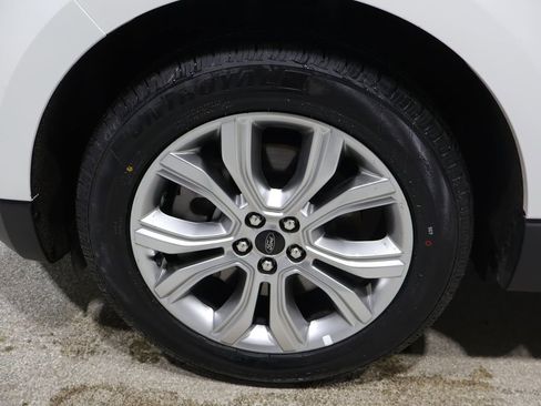 Used 2024 Ford Edge Titanium w/ Equipment Group 301A image 9