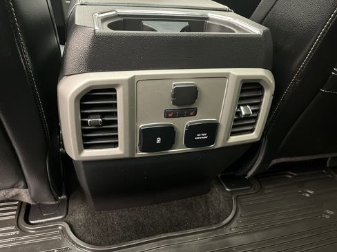 Used 2018 Ford F150 Lariat w/ Equipment Group 502A Luxury image 15