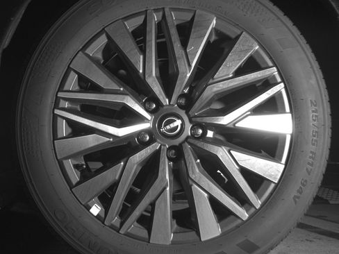 Used 2025 Nissan Altima 2.5 SV image 14