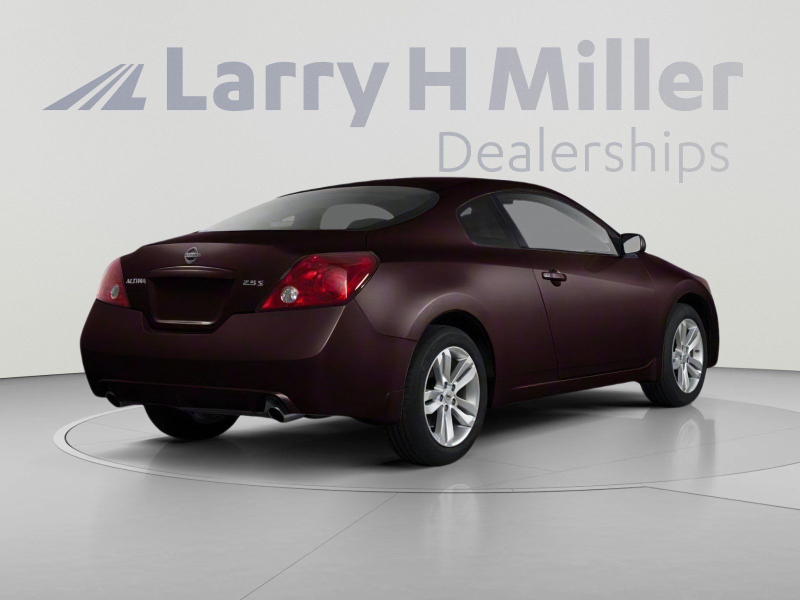 Used 2010 Nissan Altima 3.5 SR w/ Leather Pkg FWD image 2