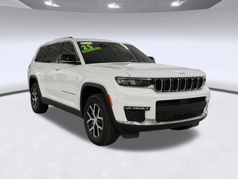Used 2025 Jeep Grand Cherokee L Limited w/ Trailer Tow Package RWD image 7