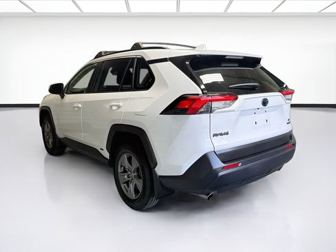 Used 2022 Toyota RAV4 LE AWD/4WD image 6