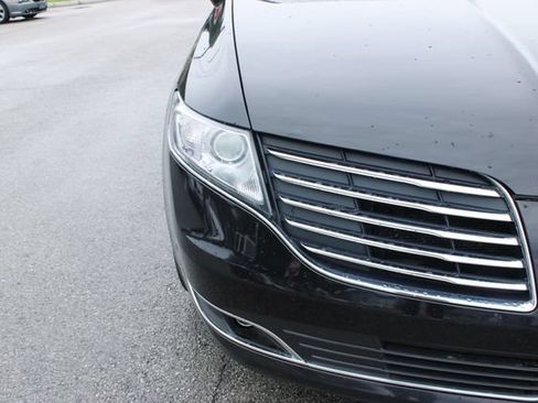 Used 2019 Lincoln MKT AWD image 41