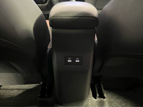 Used 2025 Nissan Kicks SR image 10