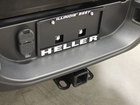 Used 2023 Jeep Gladiator Sport image 13