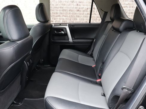 Used 2015 Toyota 4Runner SR5 Premium image 42