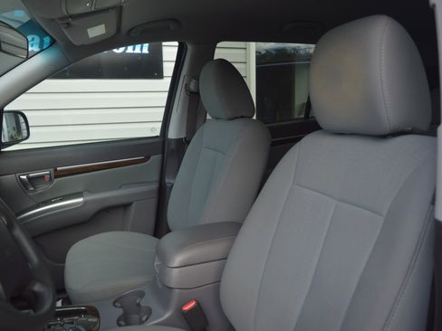 Used 2011 Hyundai Santa Fe GLS image 12
