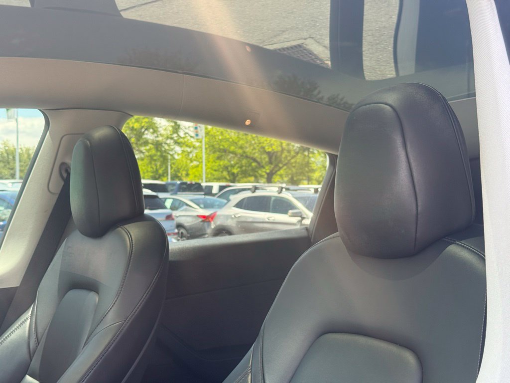Used 2022 Tesla Model Y Long Range AWD/4WD image 12