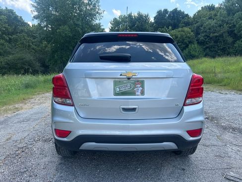 Used 2018 Chevrolet Trax LT w/ LT Convenience Package FWD image 23
